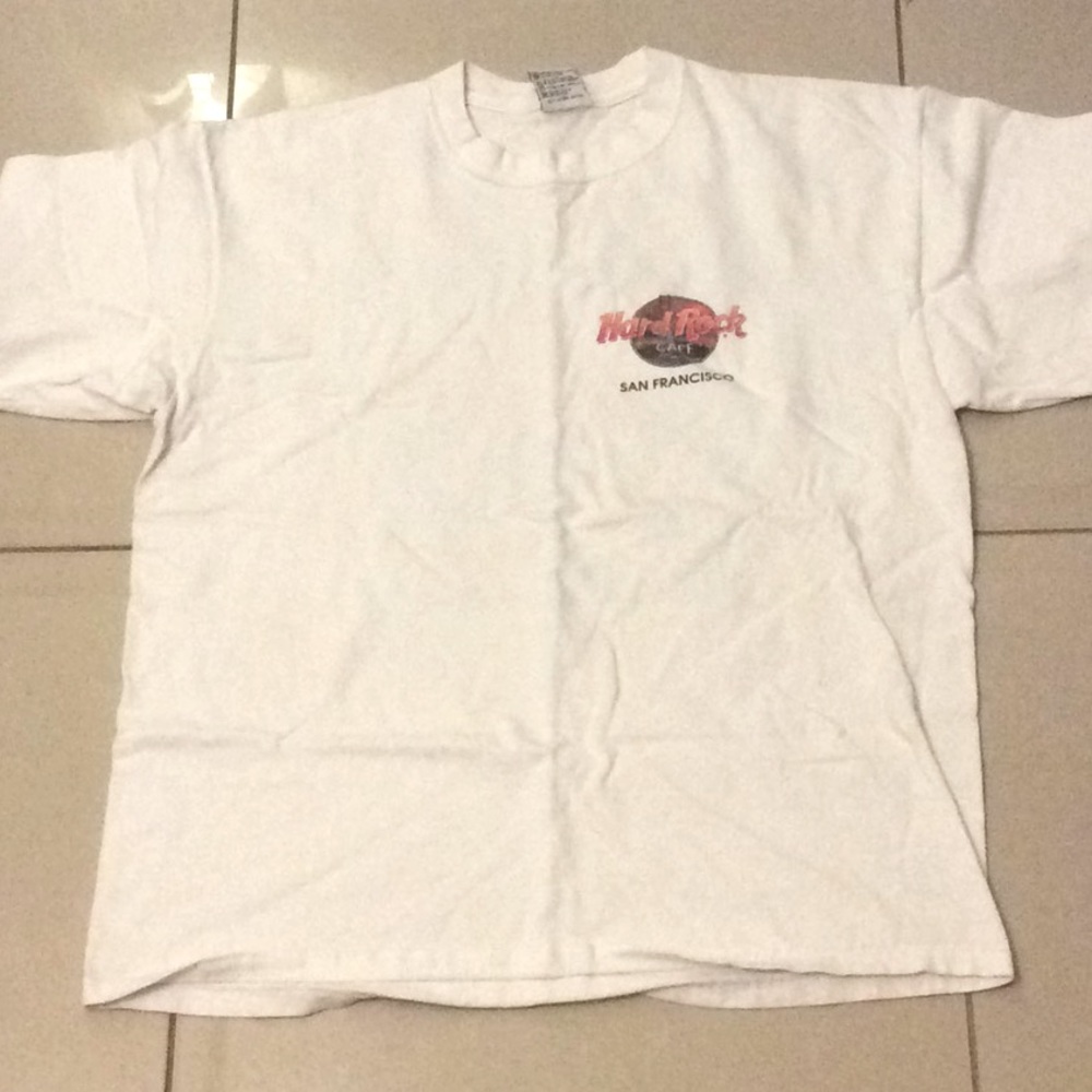 Tee- shirt